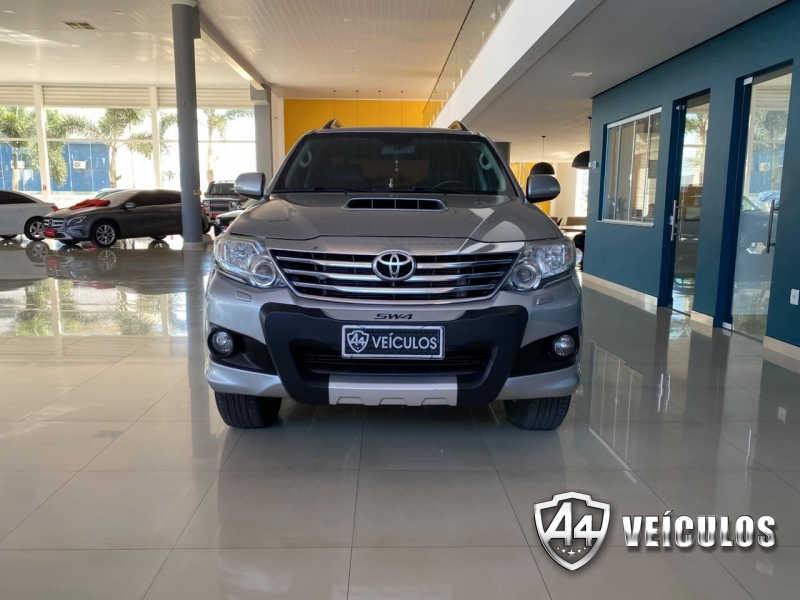 Hilux Sw4 SRV - 2015/2015