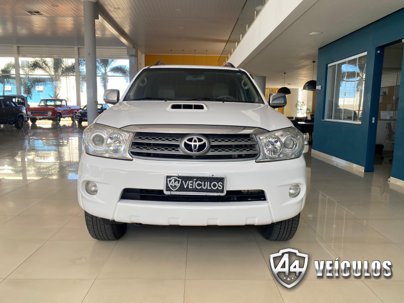Hilux SW4 SRV - 2011/2011